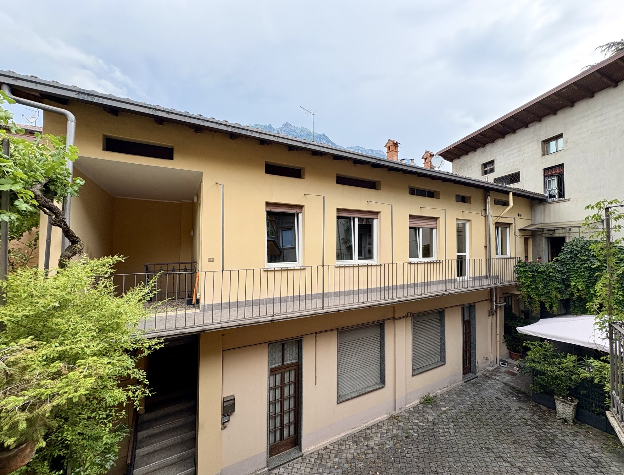 Uffici di rappresentanza in corte storica nel cuore di Darfo Boario Terme – solo 55.000 €
