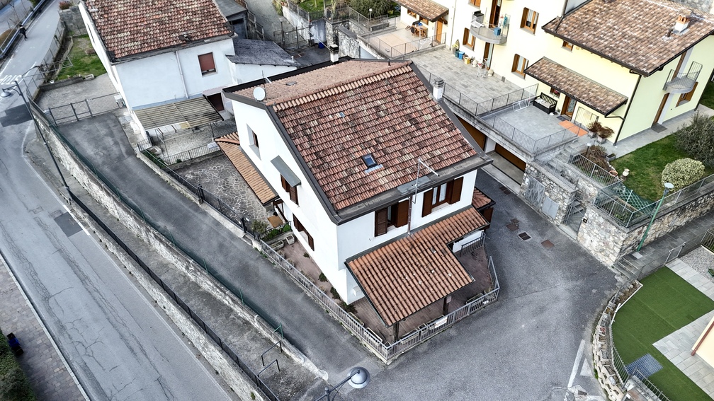 Bifamiliare con vista panoramica a due passi dal Parco Termale di Angolo Terme