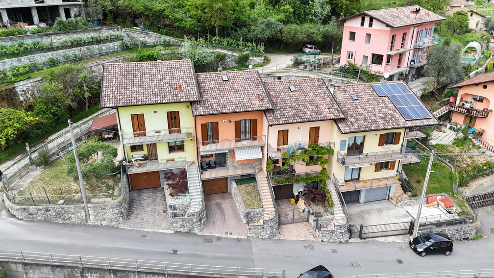 Villa a schiera con vista panoramica a Malegno