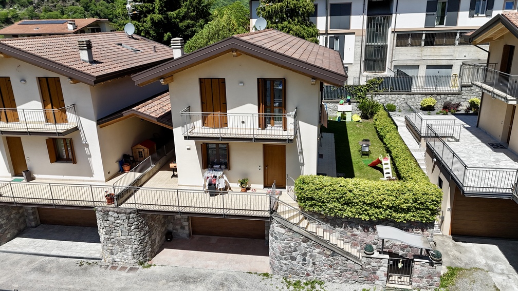 Villa singola indipendente con corte privata – Capo di Ponte